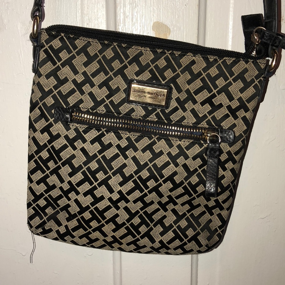 Tommy Hilfiger crossbody